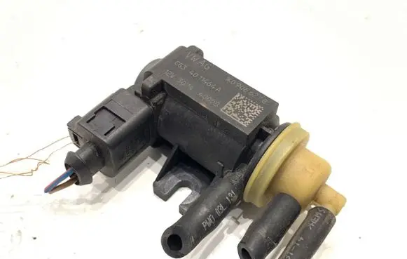 Seat Alhambra (Mk2) Fuel pressure regulator 1K0906627B