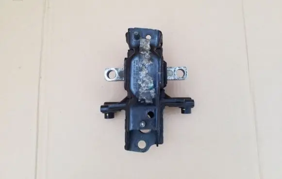 Seat Ibiza IV (6J,6P) Engine mount bracket 6Q0199555