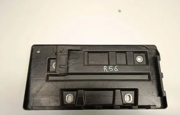 Volkswagen PASSAT B7 Battery tray 