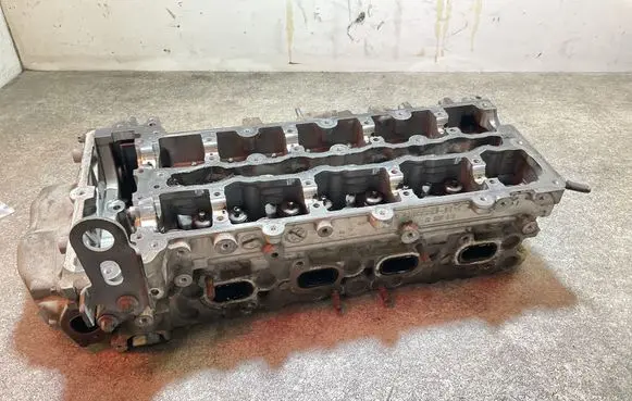 Mercedes-Benz Sprinter W906 Engine head R651016