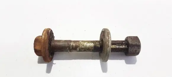 Volkswagen Touareg I Nuts/bolts 
