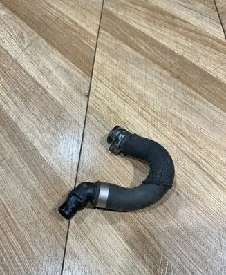 Mercedes-Benz CLS C219 Engine coolant pipe/hose A2118301496