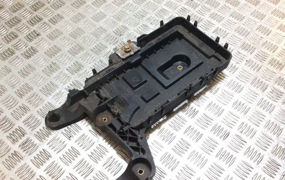 Battery tray
