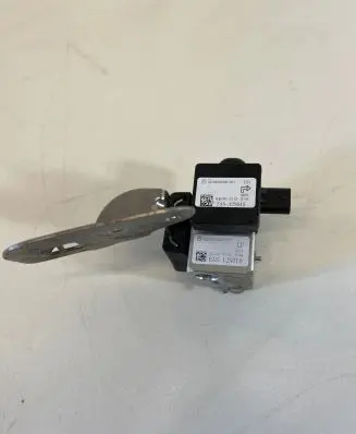 Mercedes-Benz S W222 Air conditioning (A/C) expansion valve A2228300006