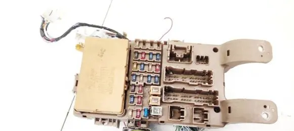 Toyota Corolla Verso E121 Fuse box set 8264113040 82641-13040