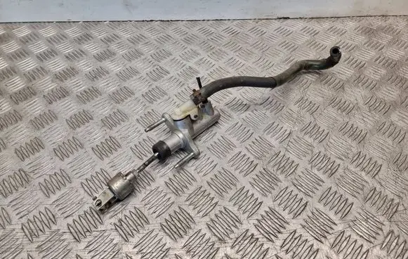 Toyota Avensis T250 Clutch slave cylinder 