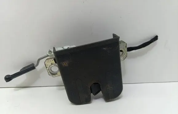 Volkswagen Polo IV 9N3 Tailgate/trunk/boot lock/catch/latch 6Q6827505D
