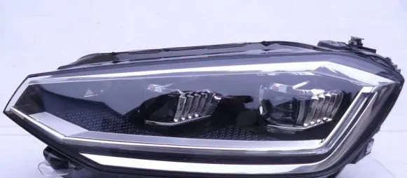 Volkswagen Golf Sportsvan Headlight/headlamp 517941081A 90141152 90141824