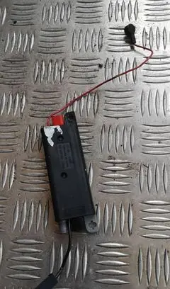 Audi A4 S4 B5 8D Aerial antenna amplifier 8d5035225