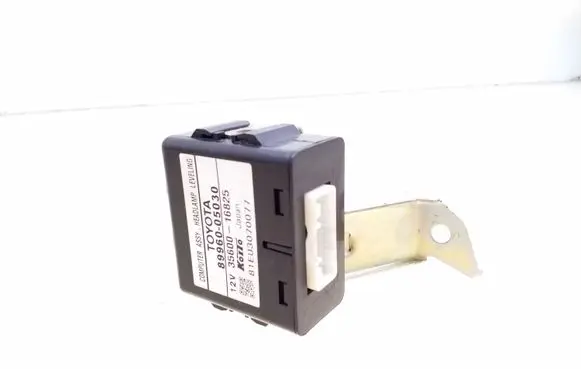 Toyota Avensis T250 Light module LCM 8996005030 3560016825