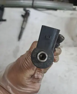 BMW 3 E46 Fuel injector 0445110149