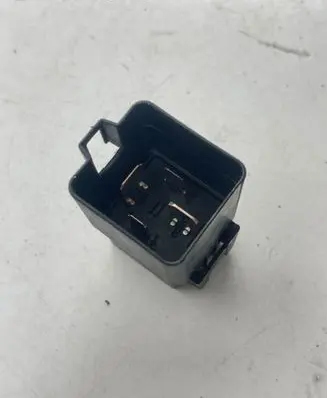 BMW 3 F30 F35 F31 Coolant fan relay 9207913 231350045