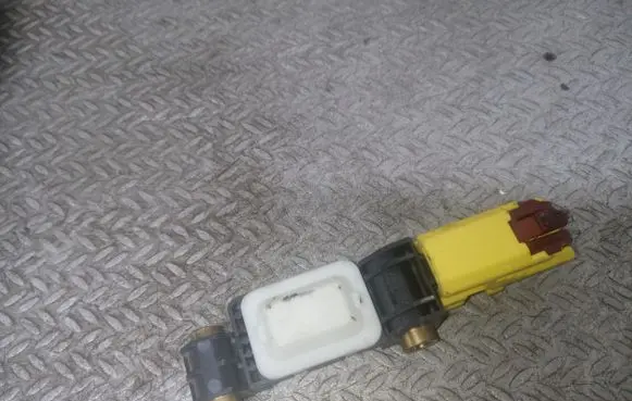 Audi A4 S4 B7 8E 8H Airbag deployment crash/impact sensor 8E0959643B
