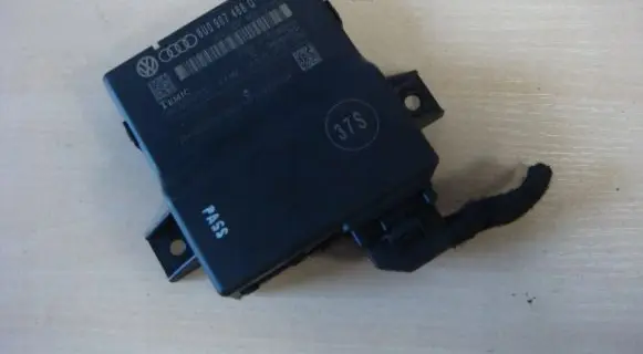 Audi Q3 8U Gateway control module 8U0907468Q