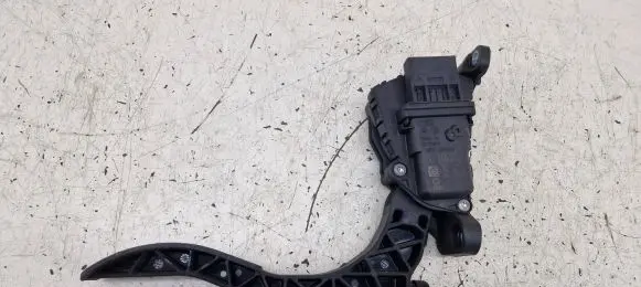 Audi A6 S6 C6 4F Accelerator throttle pedal 4F1723523A