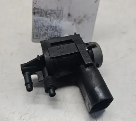 Volkswagen Golf IV Turbo solenoid valve 1J0906283C