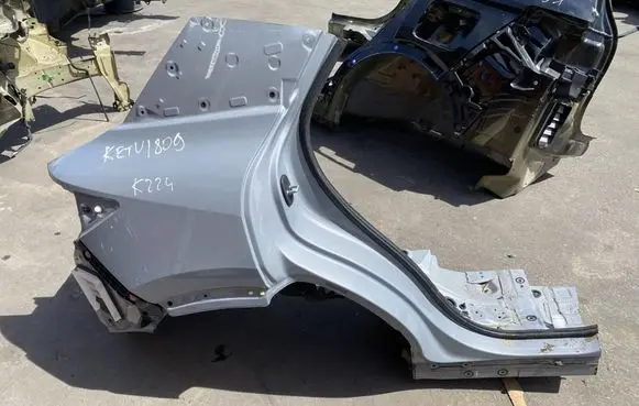 Lexus LBX Rear quarter panel