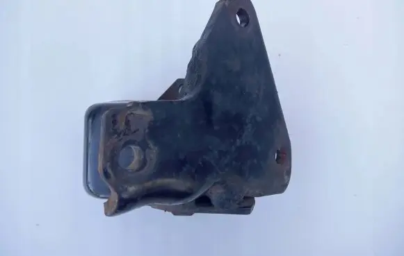 Mitsubishi Pajero Sport II Engine mount bracket MR992670