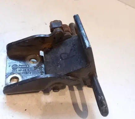 Audi A6 S6 C4 4A Front door lower hinge 4A0831412D