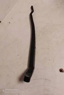 Volvo V50 Front wiper blade arm
