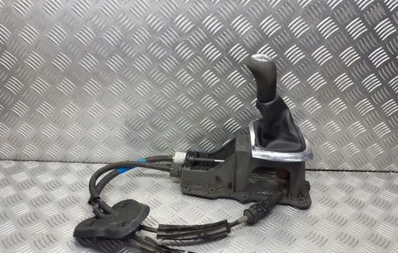Renault Megane III Gearbox retarder lever 8200779125