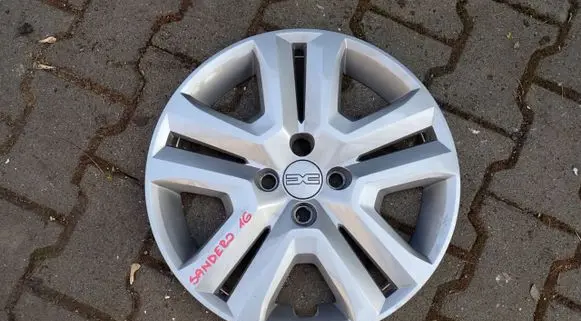 Dacia Sandero R16 wheel hub/cap/trim AA111498