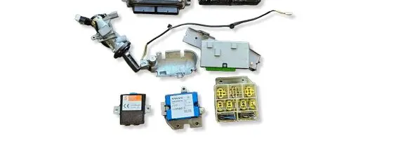 Volvo S40, V40 Engine ECU kit and lock set P30644185 S118245022A 30857627