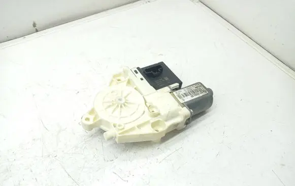 Renault Megane III Rear door window regulator motor 827300003R 916829100 966363101