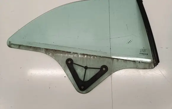 Mercedes-Benz E A207 Rear side window 43R00050