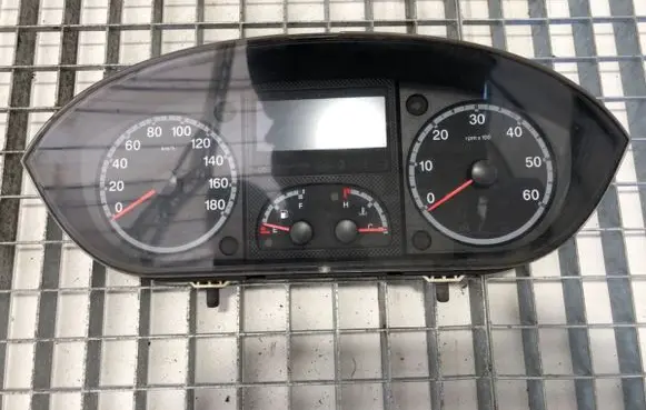 Speedometer (instrument cluster)