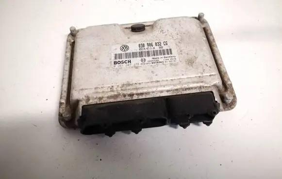 Volkswagen Polo III 6N 6N2 6NF Engine control unit/module 030906032cg 0261207178