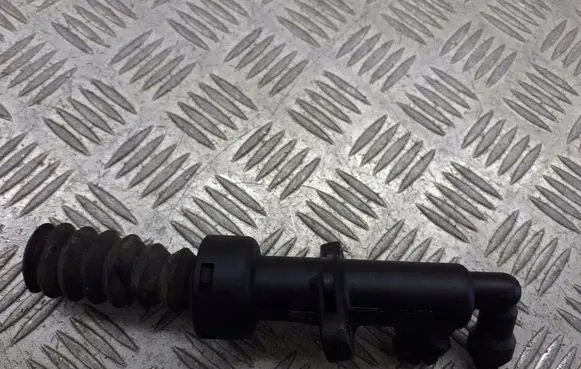Peugeot 307 Clutch slave cylinder 