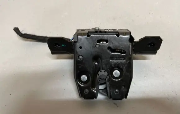 Opel Mokka X Tailgate/trunk/boot lock/catch/latch 13511954