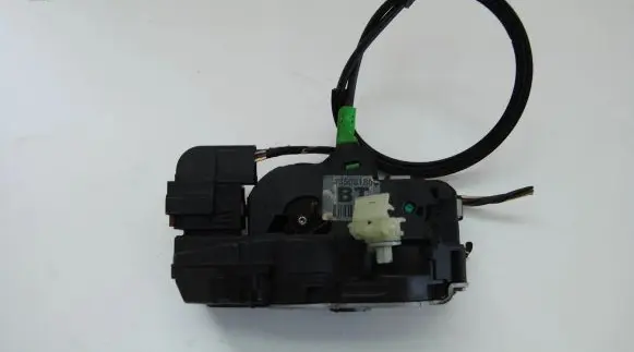 Opel Insignia A Rear door lock 3023804E01S