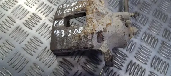 Toyota Corolla Verso E121 Front brake caliper