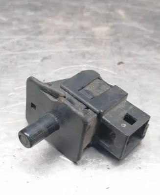 Mercedes-Benz C W202 Front door sensor 2028209510