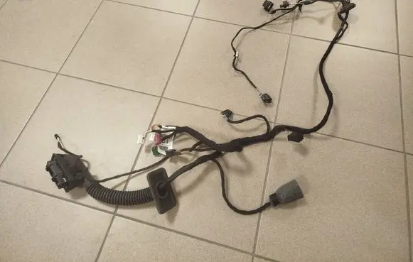 Mercedes-Benz GL X166 Front door wiring loom 3518012