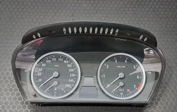 BMW 5 E60 E61 Speedometer (instrument cluster) 62116942936 110080213 6942936