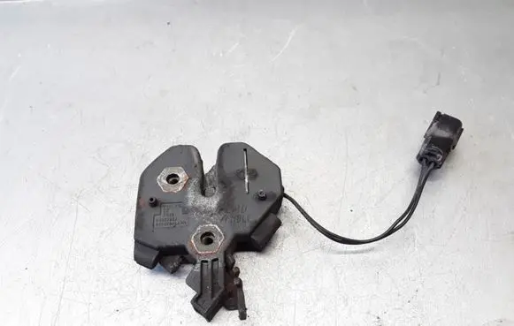 Volvo S60 Engine bonnet/hood lock/catch 9483765 9483764