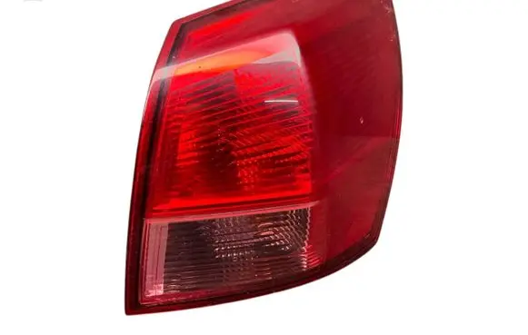 Nissan Qashqai Rear/tail lights 05090