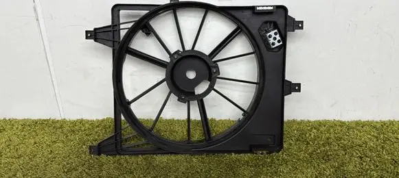 Renault Kangoo II Radiator cooling fan shroud 8200702959