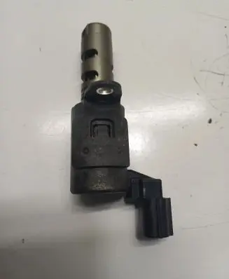 Volvo V40 Camshaft vanos timing valve 4M5G6L713AE