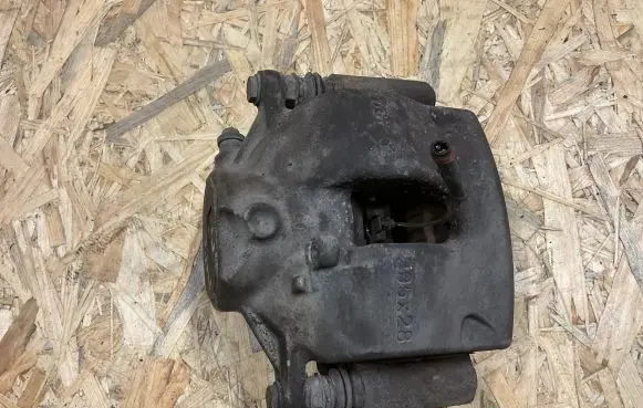 Mercedes-Benz E W212 Front brake caliper 02A0153757854 ECC24306