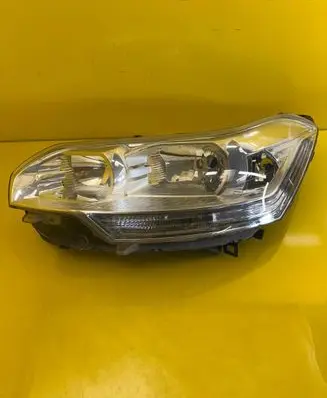 Citroen C5 Headlight/headlamp 89901888