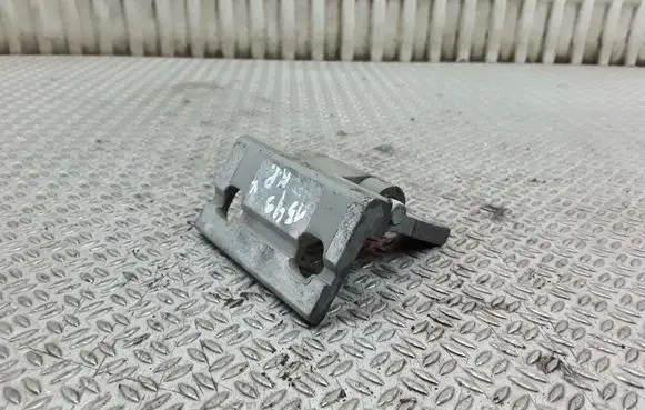 Volvo V70 Front door upper hinge