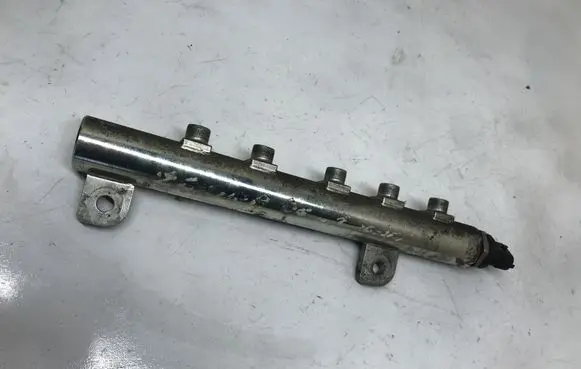 Opel Zafira B Fuel main line pipe