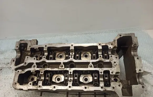 Mercedes-Benz E W212 Engine head A6420109820 A642010982016500
