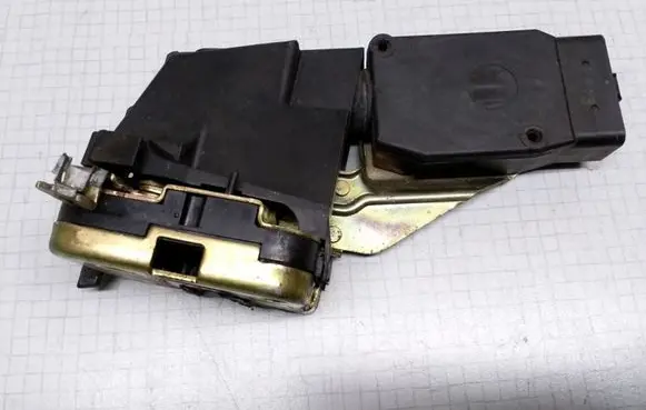 Mitsubishi Space Star Rear door lock