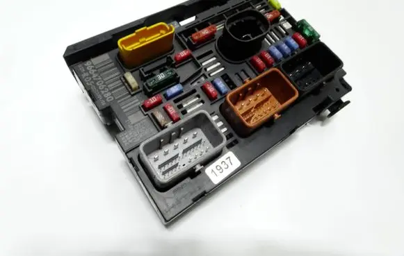 Citroen C4 Grand Picasso Fuse module 9664706280 10430876