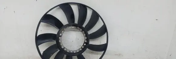 Volkswagen PASSAT B5 Fan impeller 058121301B
